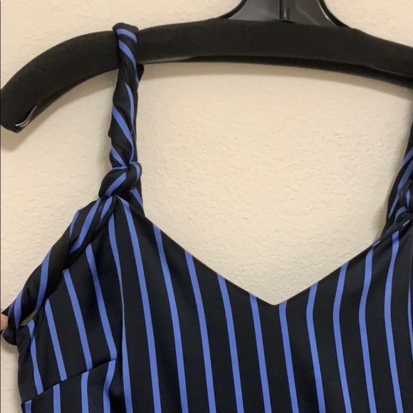 Banana Republic knotted striped maxi dress - Picture 7 of 11